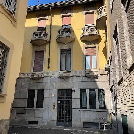 San Babila Prestigiosa Apartment Milan